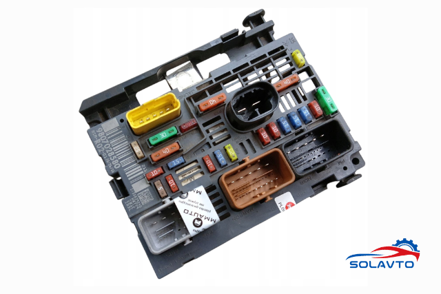 Коробка запобіжників 9807028580 PEUGEOT