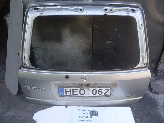 Задні двері багажника K01008H7MM NISSAN