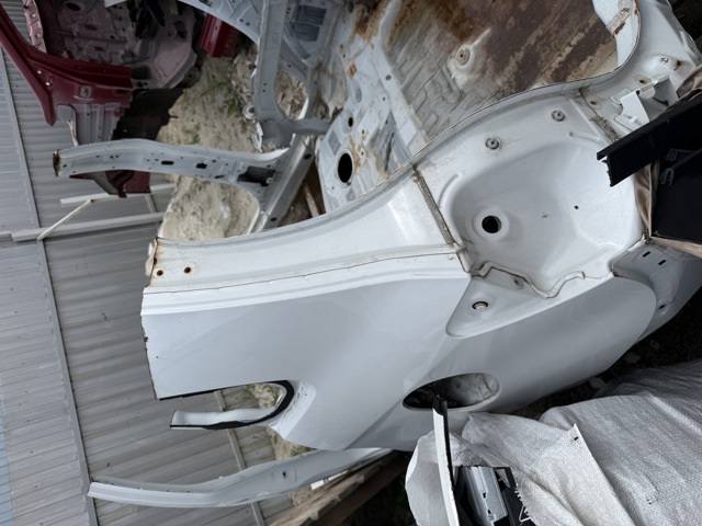 Крило заднє праве 5301F962 MITSUBISHI