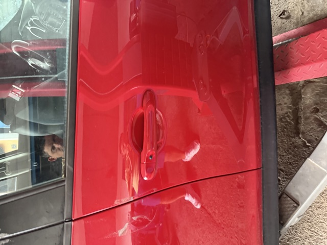 Пасажирські передні двері H01521KAMA NISSAN