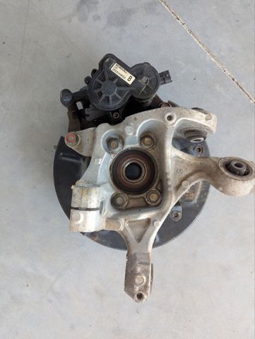 Цапфа поворотна права 28411AN00A SUBARU
