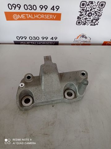 Кронштейн подушки (опори) двигуна, лівої 31686307 VOLVO