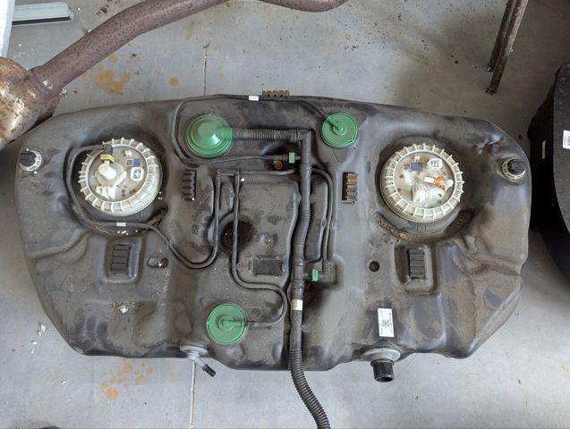 Бак паливний 42012AN00A SUBARU