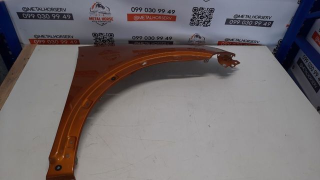 Переднє праве крило 42597815 GM