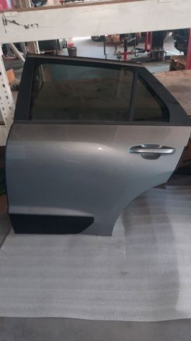 Двері пасажирськи задні ліві 77003AT000 HYUNDAI