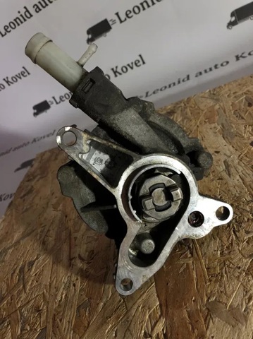 Насос вакуумний 146508418R RENAULT
