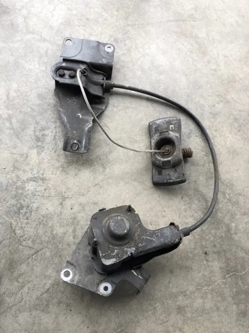 Кріплення запаски 572115531R RENAULT