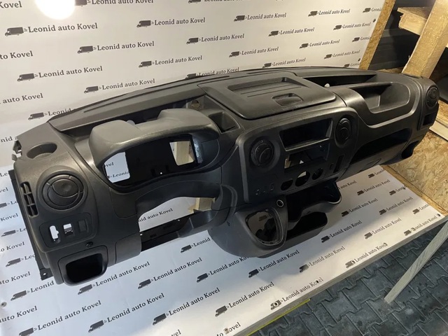 Облицювання приладів управління "торпедо" 682600025R RENAULT