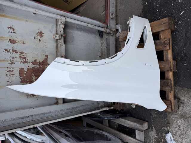 Переднє праве крило 41007492364 BMW