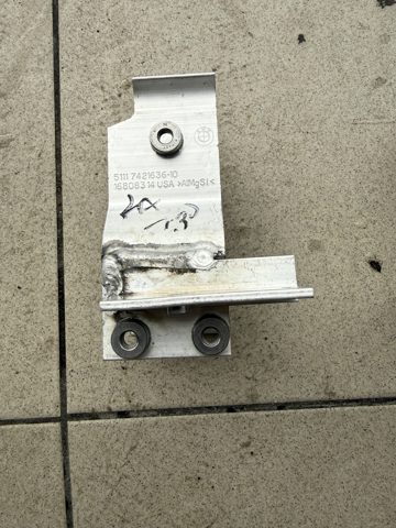 Кронштейн підсилювача переднього бампера 51117421636 BMW