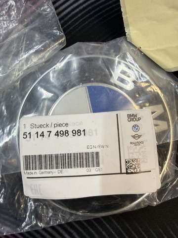 Емблема на переднє крило 51147498981 BMW