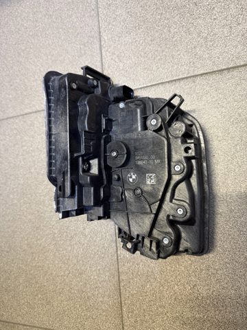 Замок передніх пасажирських дверей 51219464890 BMW