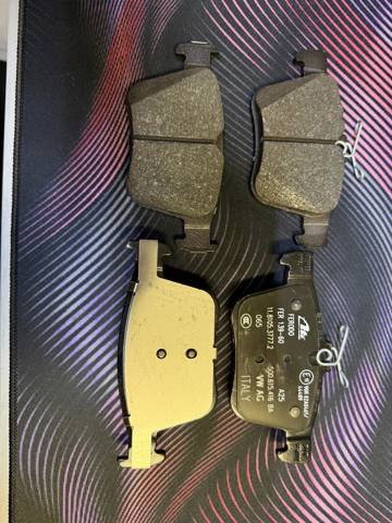 Колодки на гальмо задній дисковий Audi Q3