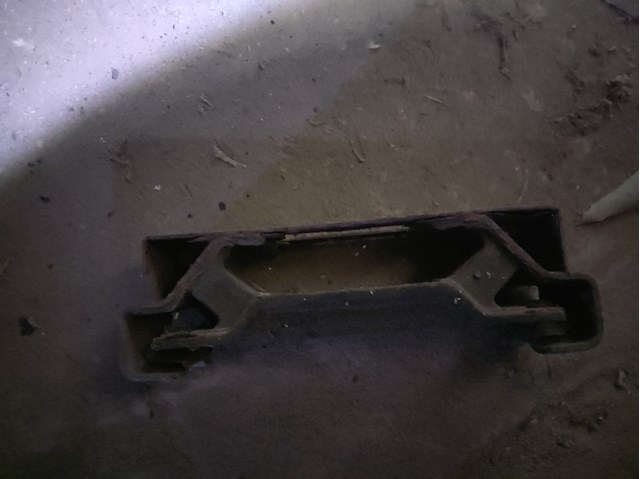 Опора двигуна задня 1171065J00 SUZUKI