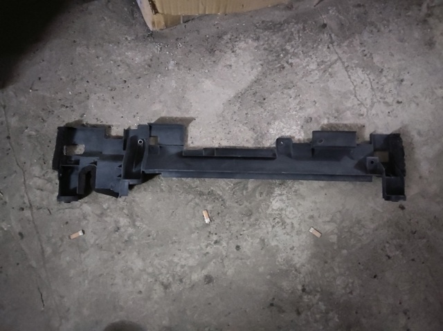 Кронштейн/подушка кріплення радіатора, верхній 215424BA0A NISSAN