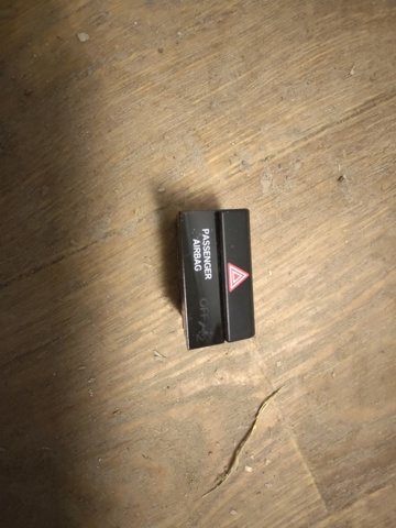 Кнопка включення аварійної сигналізації 35510TVAA01 HONDA