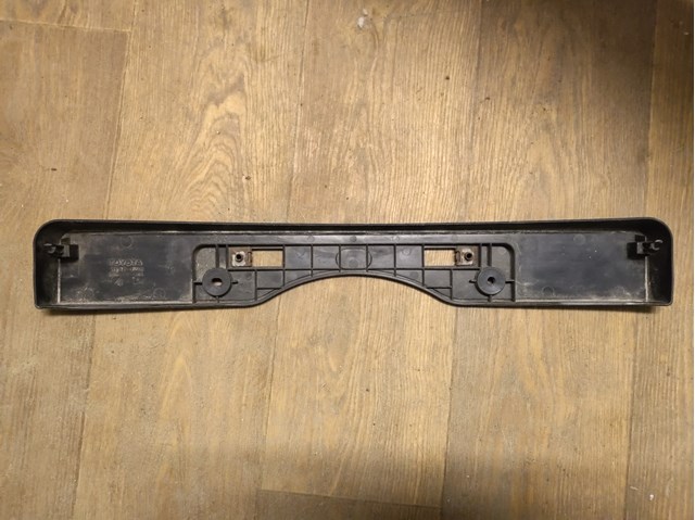 Рамка номерного знака автомобіля передня 5211448060 TOYOTA