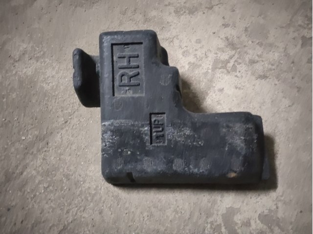 Абсорбер бампера переднього 5261348010 TOYOTA