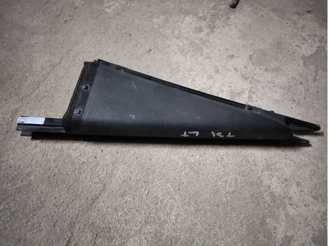 Накладка задніх дверей, лівих, вертикальних 82235JG00A NISSAN