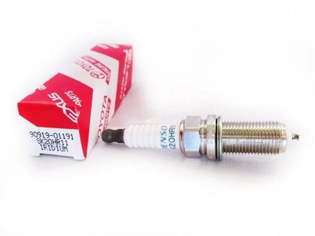 Свічки автомобільні Toyota RAV4 3