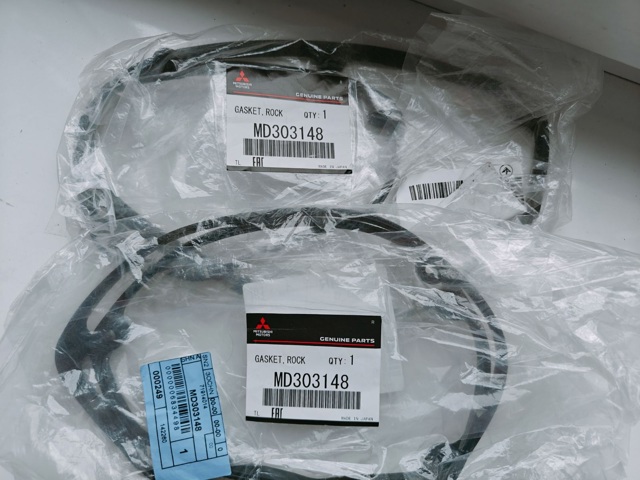 Прокладка кришки клапанної  MD303148 MITSUBISHI