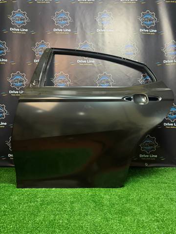 Двері задні, ліві 67004AQ010 TOYOTA