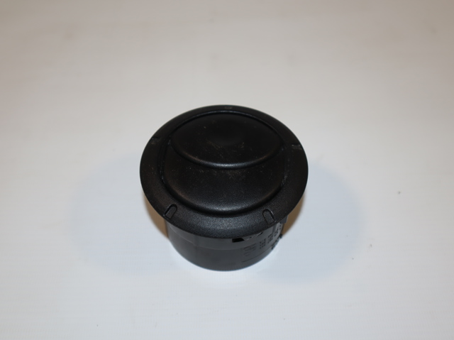 Решітка повітроводу 8200212480 RENAULT