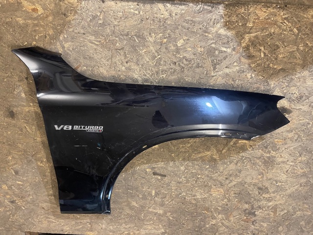 Переднє праве крило A2538800218 MERCEDES