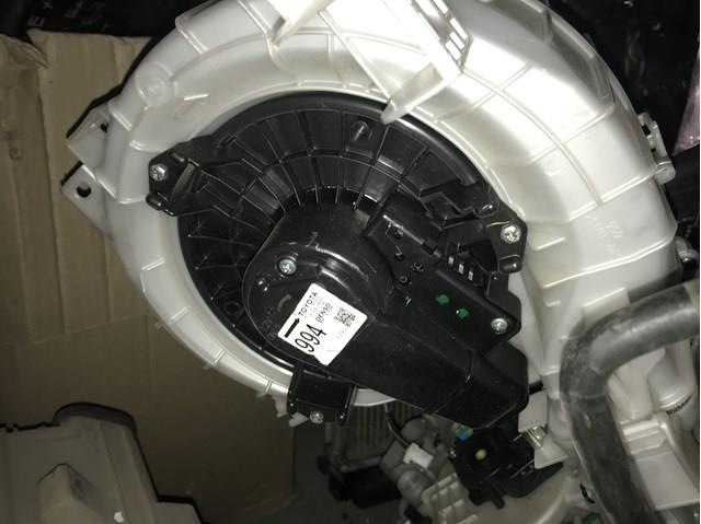 Мотор вентилятора печки (отопителя салона) 8710360400