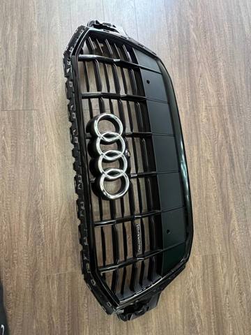 Захисна решітка радіатора 4M0853651 VAG
