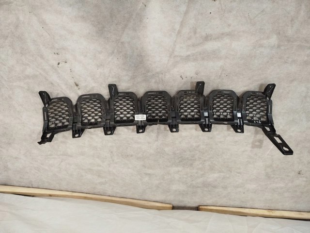 Решітка 5UP86RXFAB CHRYSLER