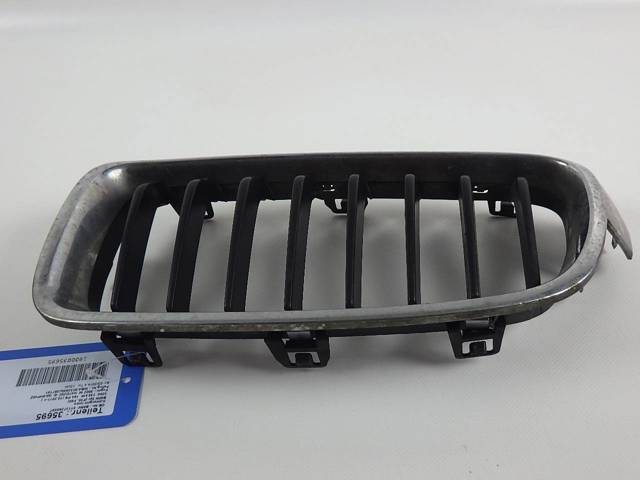 Решітка радіатора права 51137260498 BMW
