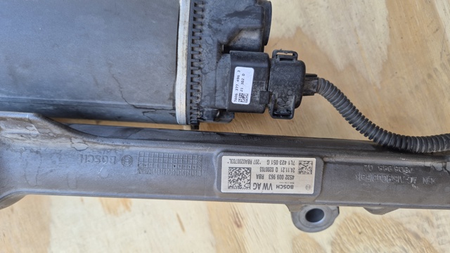 Управління рульове в зборі 7L1423051G VAG