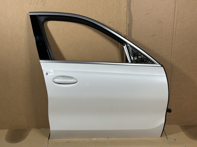 Пасажирські передні двері 41008497442 BMW