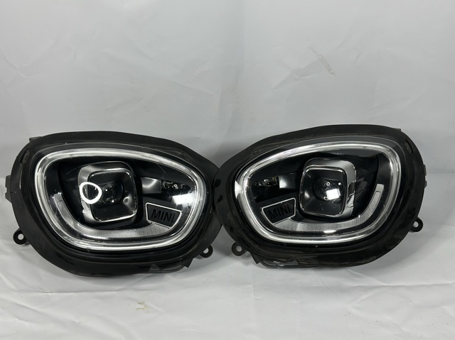 Фара передня права 63115A12582 BMW