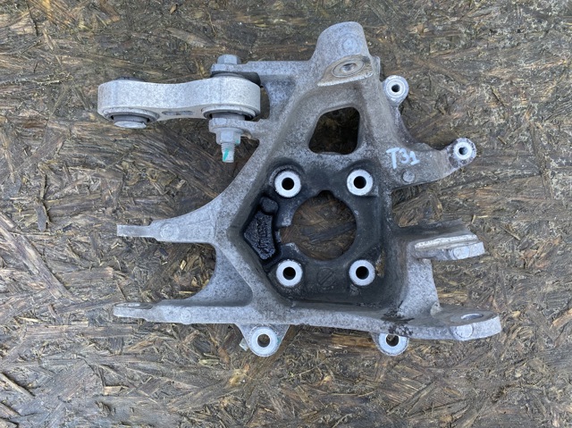 Цапфа поворотного кулака 600702400B TESLA