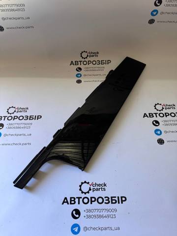 Накладка передніх дверей, лівої, вертикальної 802D35DA0A NISSAN