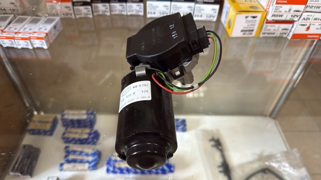 Двигун склоочисника лобового скла (трапеції) 064342214010 MAGNETI MARELLI