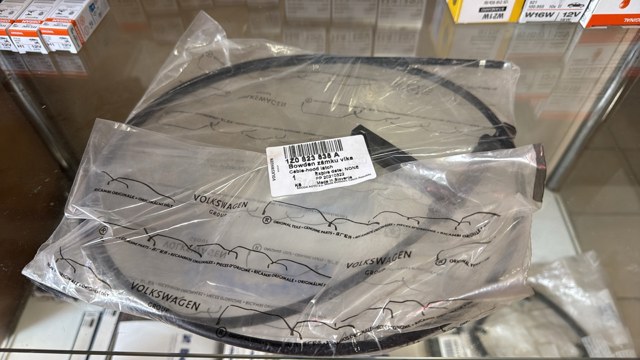 Трос замка капота 1Z0823535A VAG