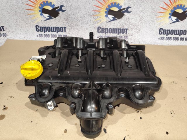 Кришка клапанна 8200714033 RENAULT