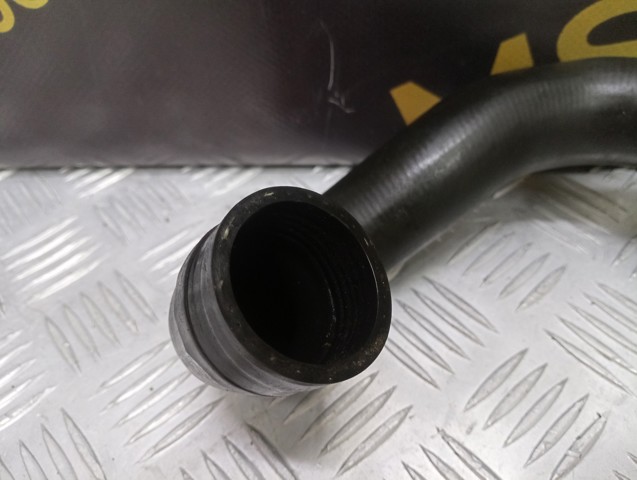 Патрубок системи охолодження 11537593513 BMW