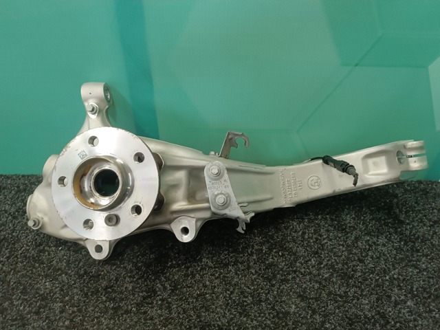 Цапфа передня ліва 31216876655 BMW