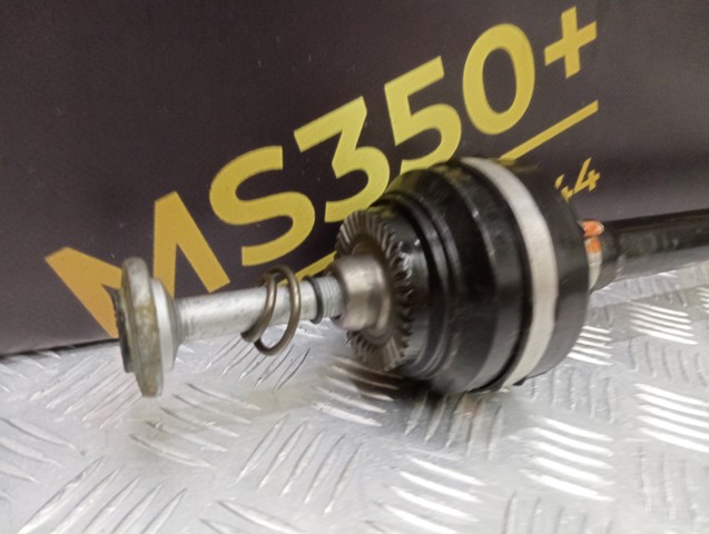 Піввісь задня, права 33208487514 BMW