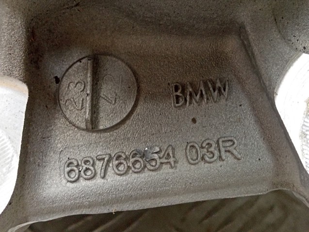 Цапфа права 33306876652 BMW