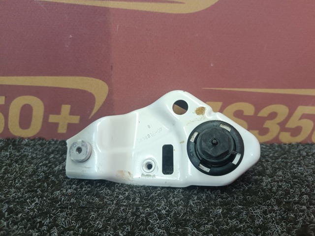Кронштейн крила заднього 41007492366 BMW