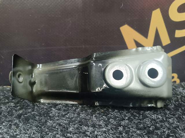 Кронштейн крила заднього 41007492368 BMW