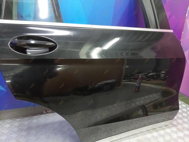 Двері пасажирські задні праві 41527931202 BMW