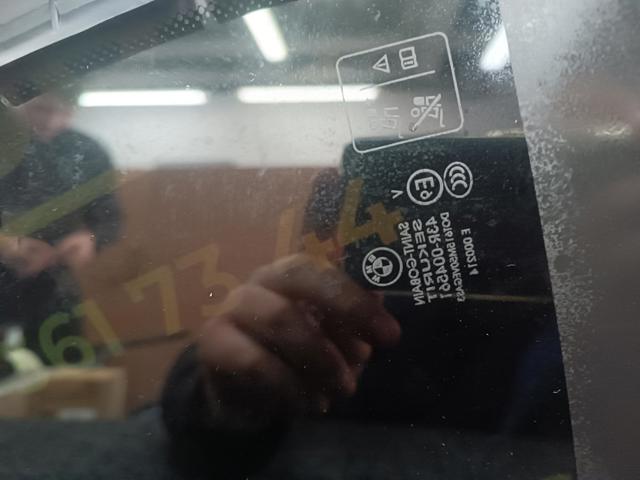 Скло-кватирка двері, задньої, правої 51357444076 BMW