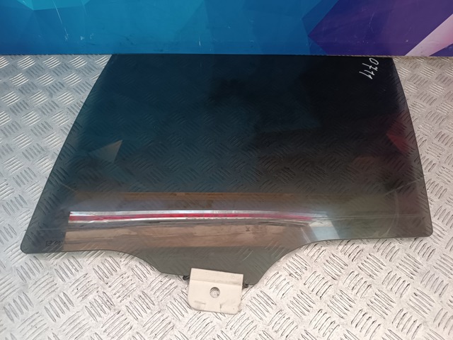 Скло задніх дверей, лівих 51358496029 BMW
