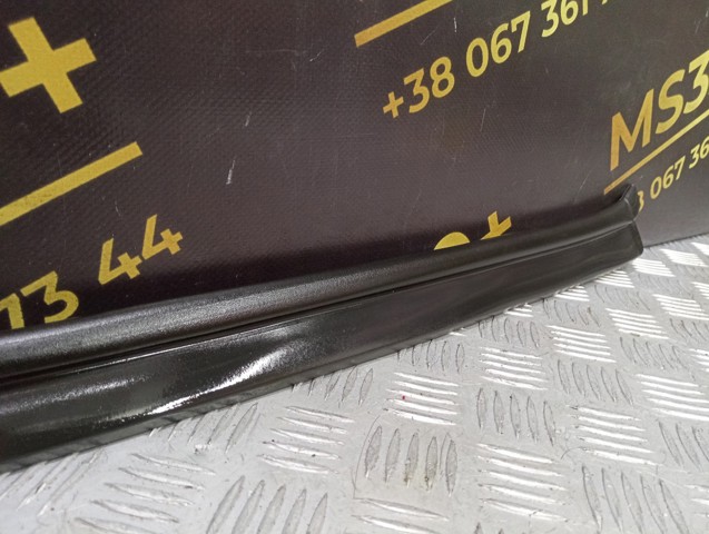 Гумка під капот 51767206521 BMW